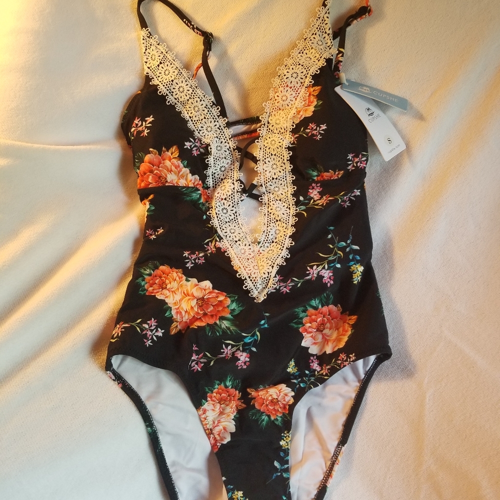 Swimsuit one-piece